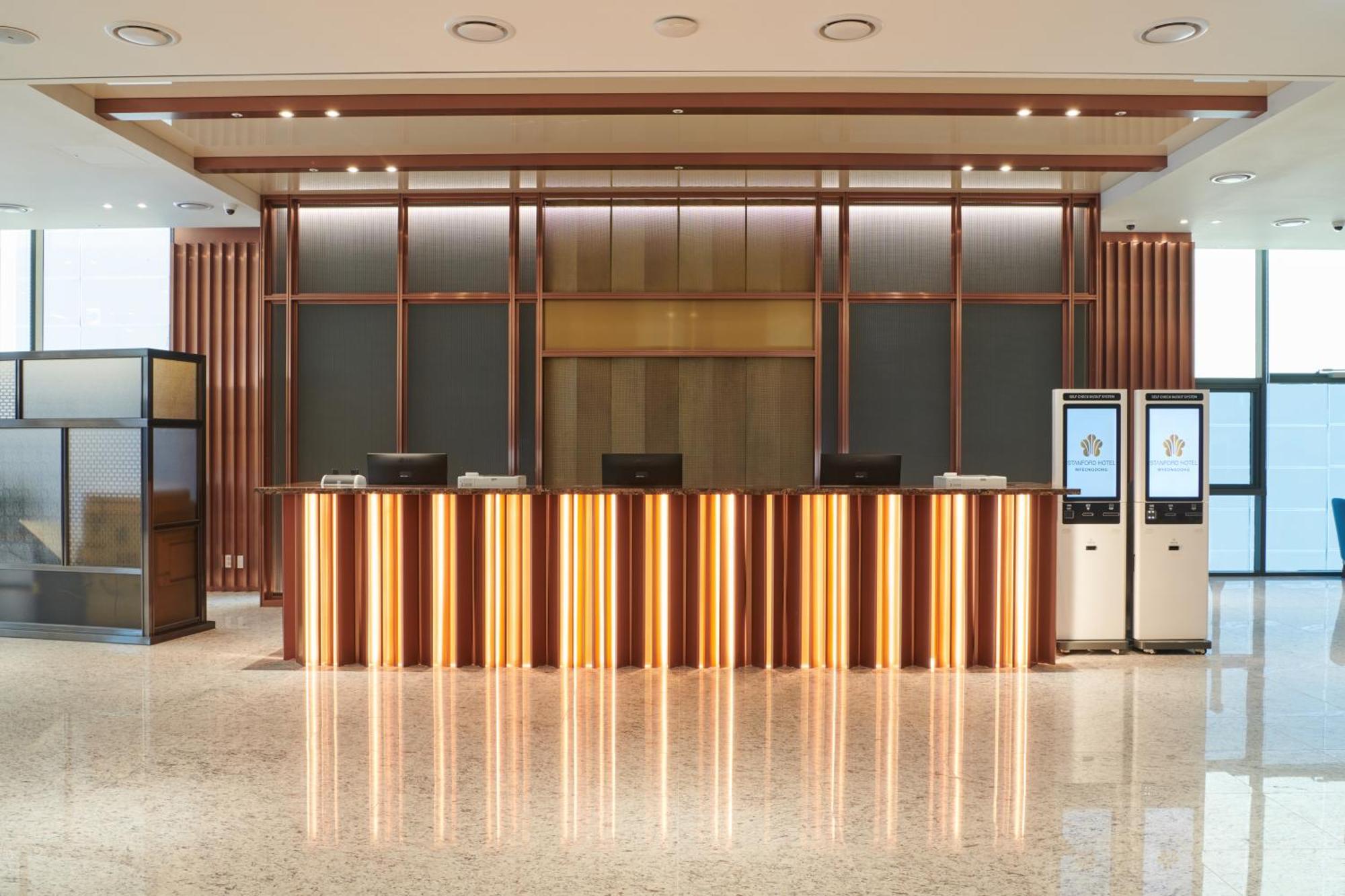 Stanford Hotel Myeongdong ソウル特別市 エクステリア 写真